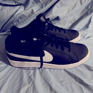 Nike- Court Royale- Men Size 10